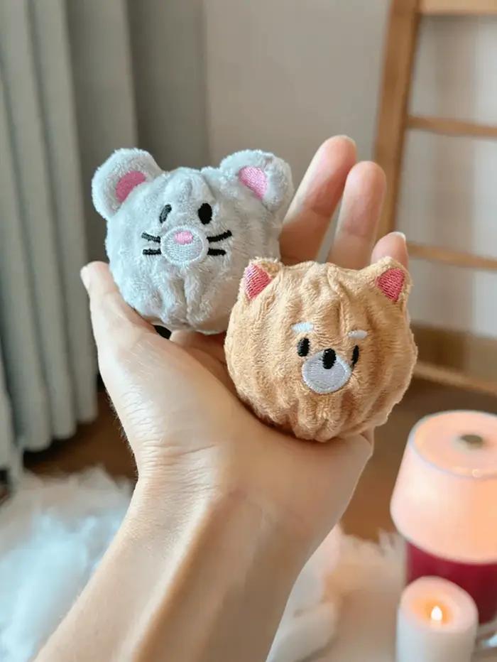 Jouet à mâcher couineur pour chien - Balle rebondissante en forme de chiot avec picots pour le nettoyage des dents, jouet interactif pour animaux de compagnie adapté aux petits chiens (Caniche/Bichon