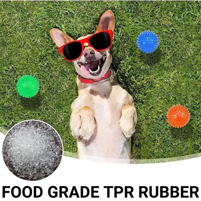 Petite balle de massage transparente à picots pour chien, jouet couineur pour animaux de compagnie, durable, pour le soin des dents, réduction du stress, divertissement quotidien.