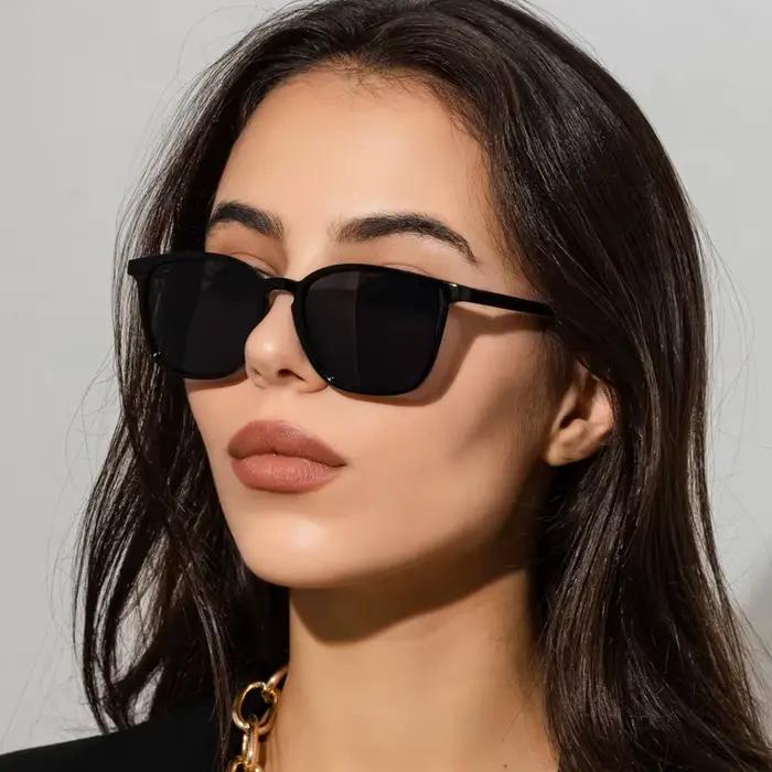 Lunettes de soleil carrées vintage tendance élégantes pour femmes occasions spéciales lunettes de marque de luxe lunettes de soleil rétro de mode
