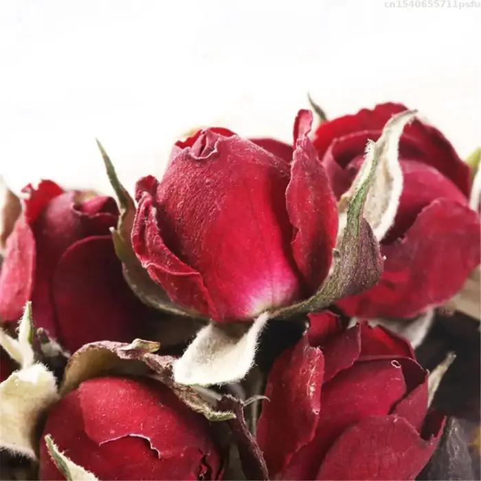 Mini bouquet de boutons de roses rouges séchées naturelles de qualité supérieure pour la décoration de mariage DIY