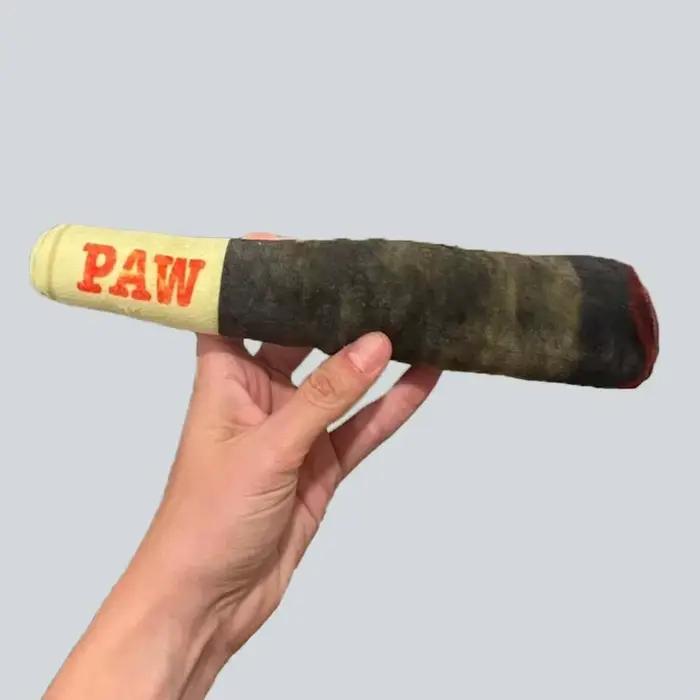 Jouet en forme de cigare pour chiens, peluche grinçante en polaire, blanc ou vert, jouet à mâcher pour chiots et chiens moyens, occasion spéciale pour votre animal de compagnon