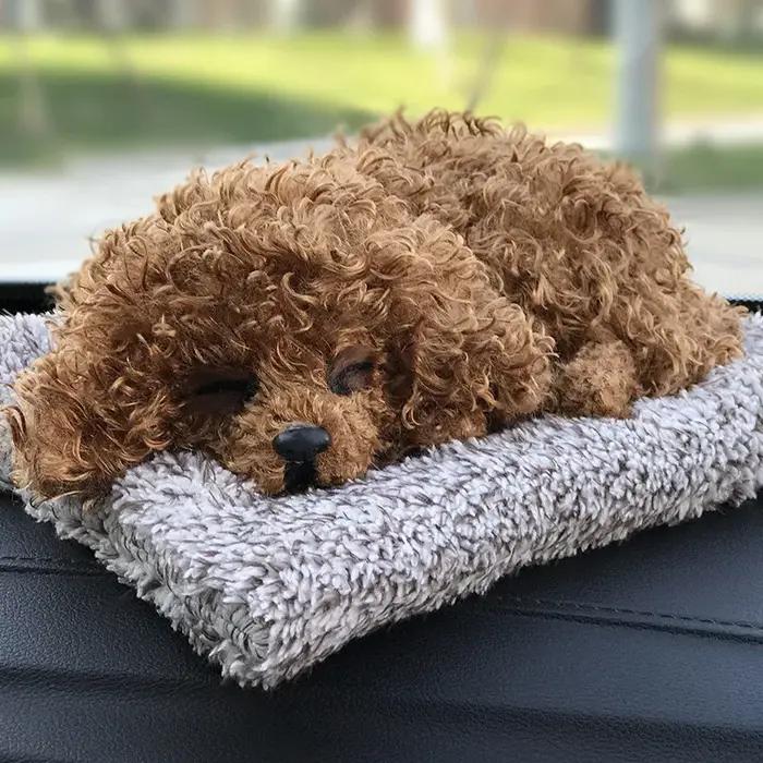 Ornements de voiture en peluche en forme de chien avec charbon actif pour purification de l'air et décoration intérieure automobiliste occasions spéciales