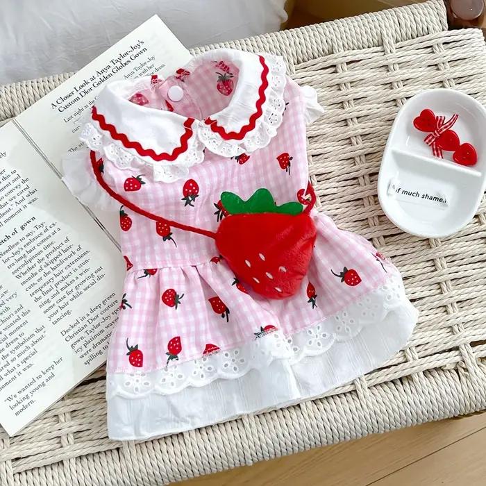Robe fraise pour chiens