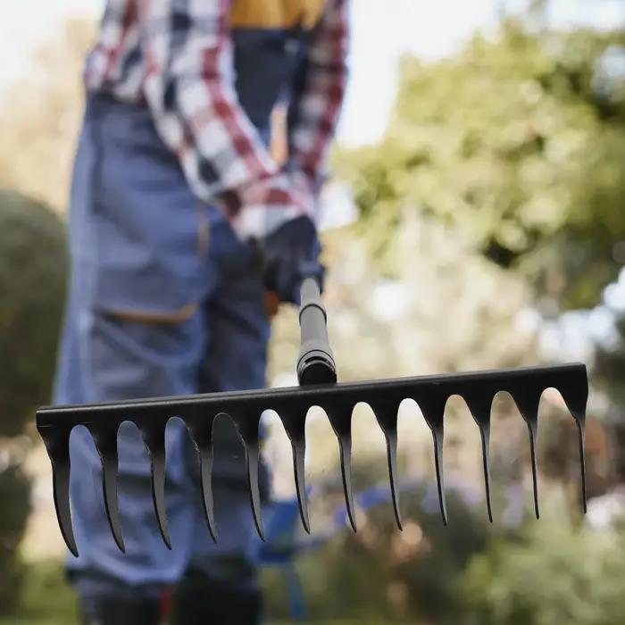 Râteau à chair de jardin avec manche Long réglable de 60 pouces, râteaux à arc en métal robuste de 17 pouces de large pour le jardinage, nivellement de la pelouse