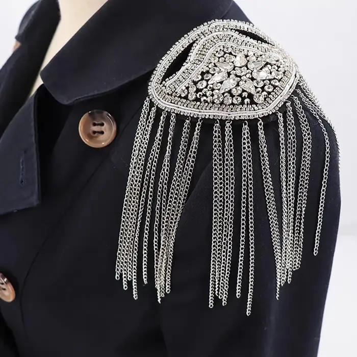 Épaulettes à franges Punk en tissu brodé pour accessoires vestimentaires de spectacle et habillement quotidien style punk occidental