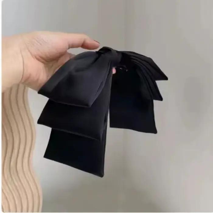 Grande pince à cheveux en Satin