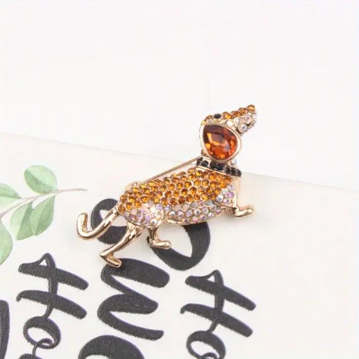 Broche chien du zodiaque mode créative élégante en alliage de zinc doré pour femmes occasions spéciales avec motifs animaliers et rhinolithes étincelants