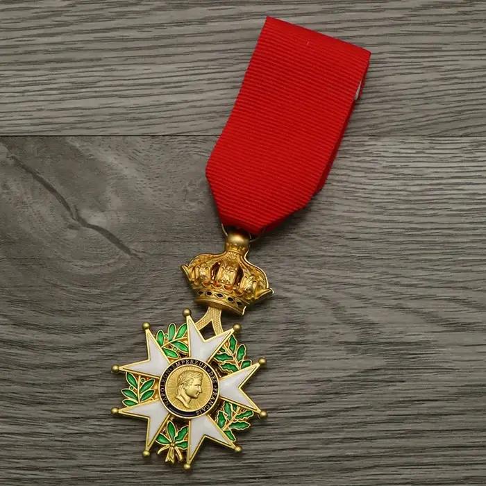 Médaille de reproduction d'insigne d'honneur des chevaliers seniors de l'empereur français Napoléon