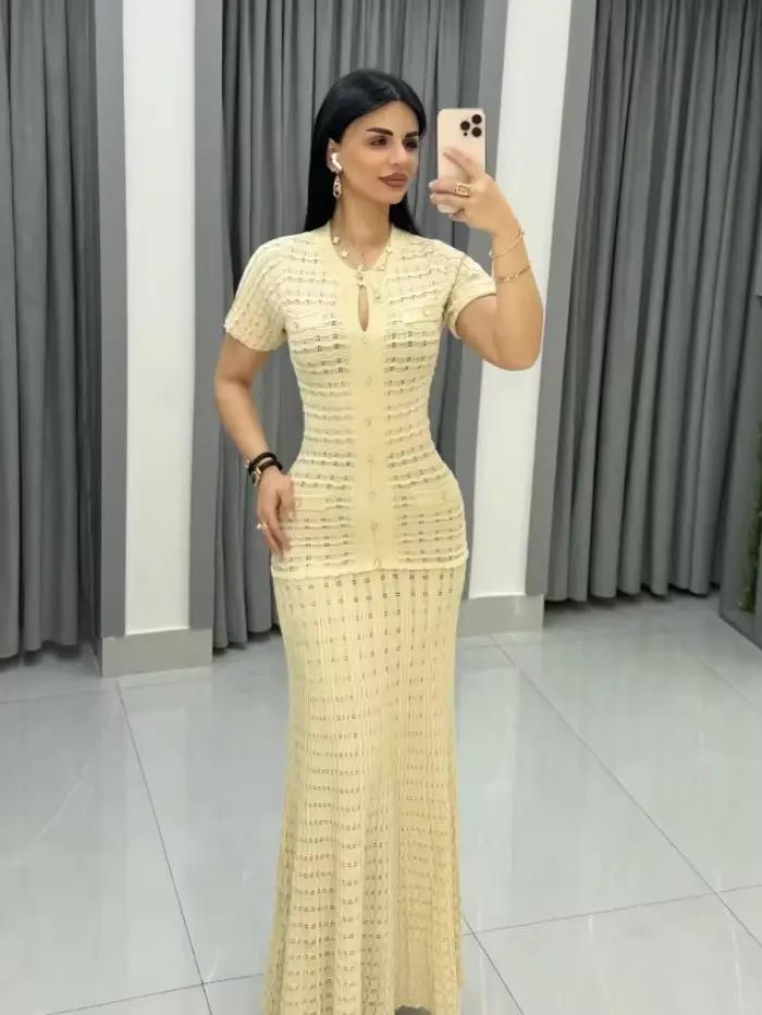 Robe midi vintage texturée à sequins, manches courtes, boutonnée sur le devant, ourlet plissé, pour