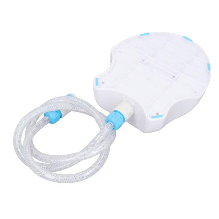 Distributeur d'eau pour chien activé étape sur pied avec tuyau