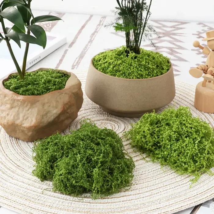 Mousse filamenteuse artificielle en polyester pour la décoration de jardin verte et rose occassions spéciales et embellissement de cour et balcon