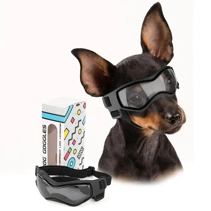Lunettes de soleil souples et réglables pour chien protection UV design incurvé aérations monture souple pour chiens de petite et moyenne race aventures en plein air et voyages en voiture