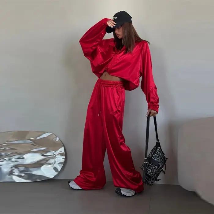 Ensemble décontracté deux pièces pour femmes, nouvelle tendance mode printemps-été 2026, veste sweat-shirt ample à col à revers et pantalon large de sport.