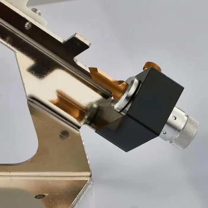 Pince de plumeage robuste réglable pour flèches