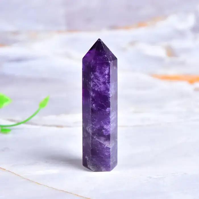 Pierre d'énergie en cristal d'améthyste naturelle, forme pyramidale Feng Shui pour décoration maison et bien-être émotionnel
