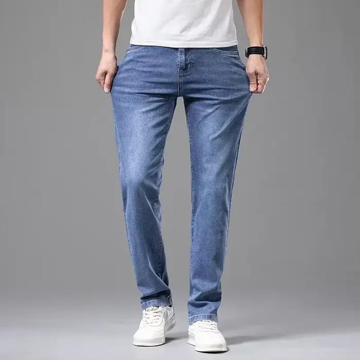 Jean fin pour homme, coupe droite