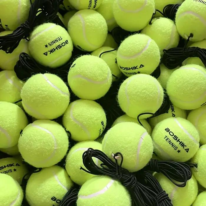 Balle de tennis avec cordon pour l'entraînement individuel