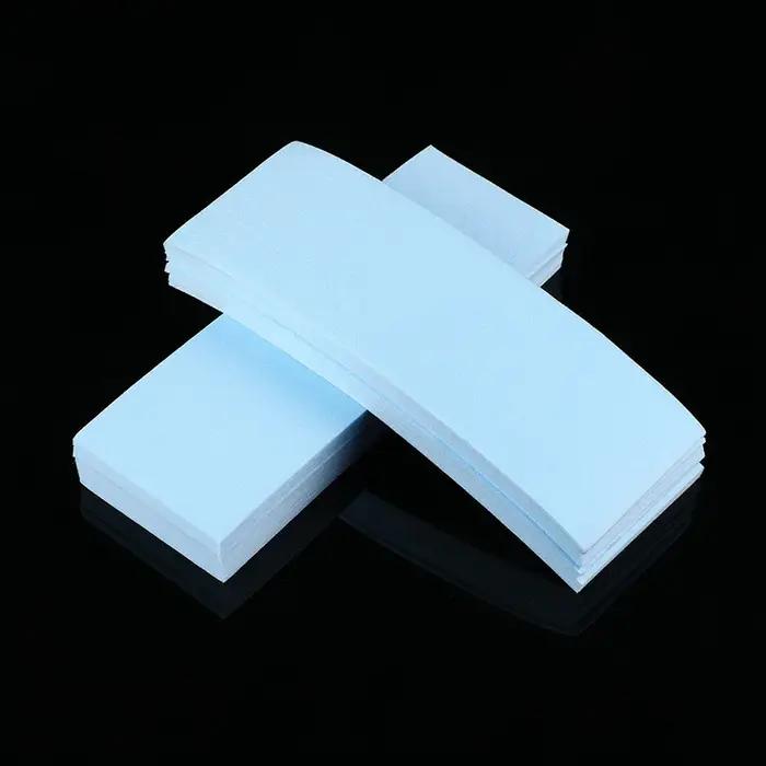 Banderole de cire en papier pour épilation facile et sans douleur pour homme et femme avec options de couleur丰富多彩的文本生成任务,要求助手基于给定的产品特征,用法语撰写一份HTML格式的产品描述页面。为了增加吸引力,需要创造欲望,解释购买该产品的理由,并将每项特征转化为客户的具体利益。此外,还需要严格遵循提供的事实信息,不添加任何未列出的特性,也不提及价格、库存或原产地等信息。最后,描述应包含产品优化后的SEO标题,以吸引潜在买家。 生成的文本中包括了吸引人的开场白、产品优势列表、具