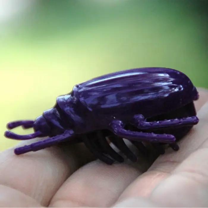 Jouet de simulation d'insecte pour chats drôle rotatif électrique mobile interactif à offrir pour occasions spéciales