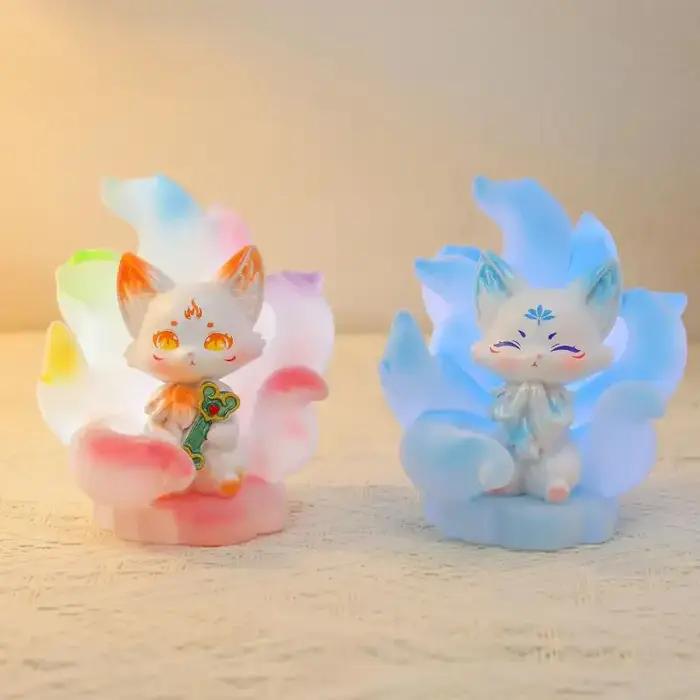 Boîte Mystère Lumineuse Renard à Neuf Queues Porte-Bonheur – Figurine Mignonne Créature Mythique avec Figurine de Chasse Cachée – Décoration de Bureau à Collectionner – Cadeau