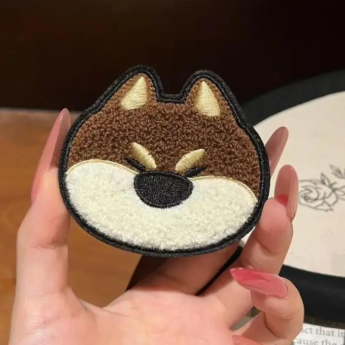 Barrette à cheveux en chenille mignonne Shiba Inu, motif chien de dessin animé en peluche, pour femmes et filles, accessoire capillaire quotidien