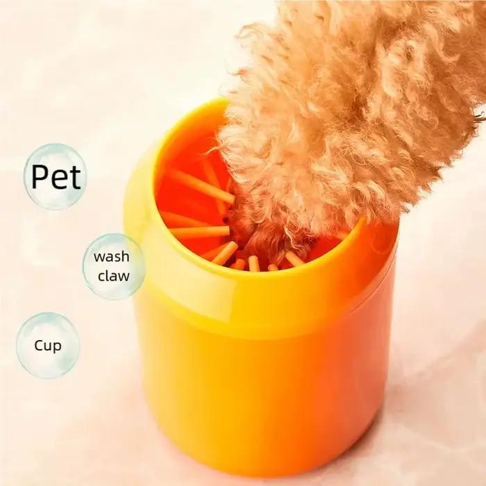 Brosse multifonctionnelle pour nettoyer les pattes d'animaux léger et portable avec gobelet de lavage pour chiens et chats promenades extérieures voyages camping soins quotidiens