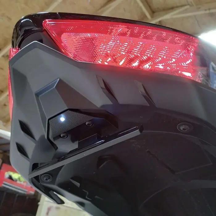 Support de plaque d'immatriculation en alliage d'aluminium anodisé noir pour Suzuki GSX1300R Hayabusa 2022 2023 2024 2025 2026 élégant à offrir pour améliorer l'esthétique et la sécurité de la moto