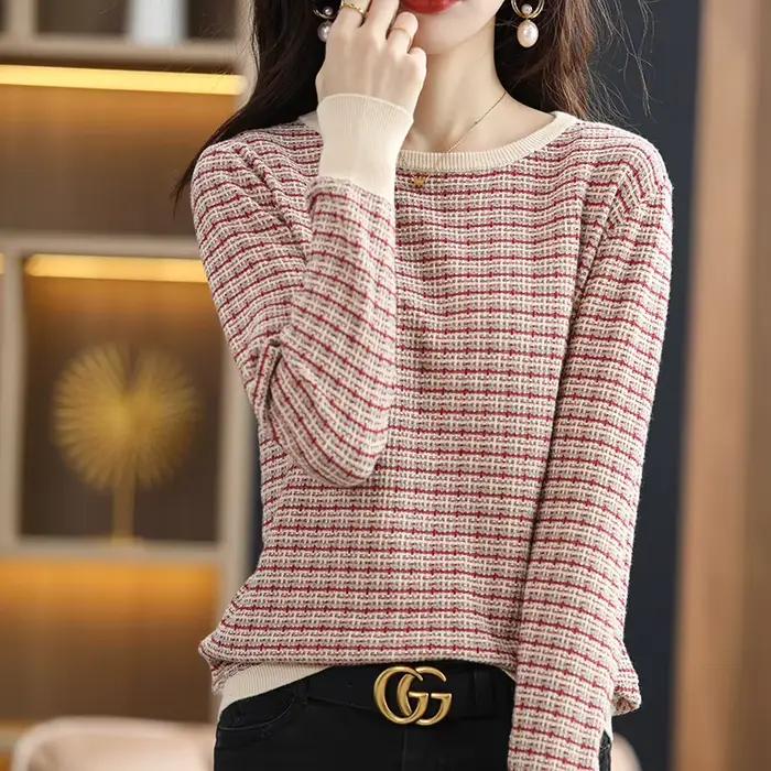 Pull doux à col rond femme 100% coton à rayures contrastées pour automne et hiver confortable et élégant à offrir pour femmes occassions spéciales