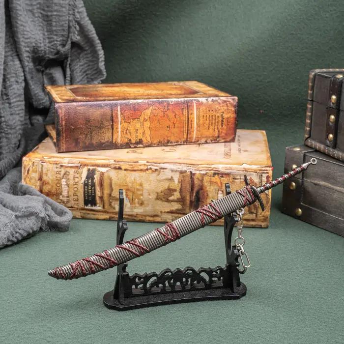 Miniature Divine Slasher Épée en Métal pour Collectionneurs de Monster Hunter Occasions Spéciales Avisés