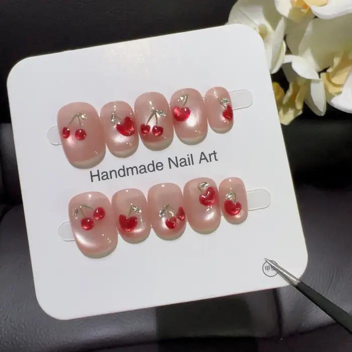 10 pièces ongles à pression courts ovales rouges festifs avec un design de tomate mignon finition brillante ensemble