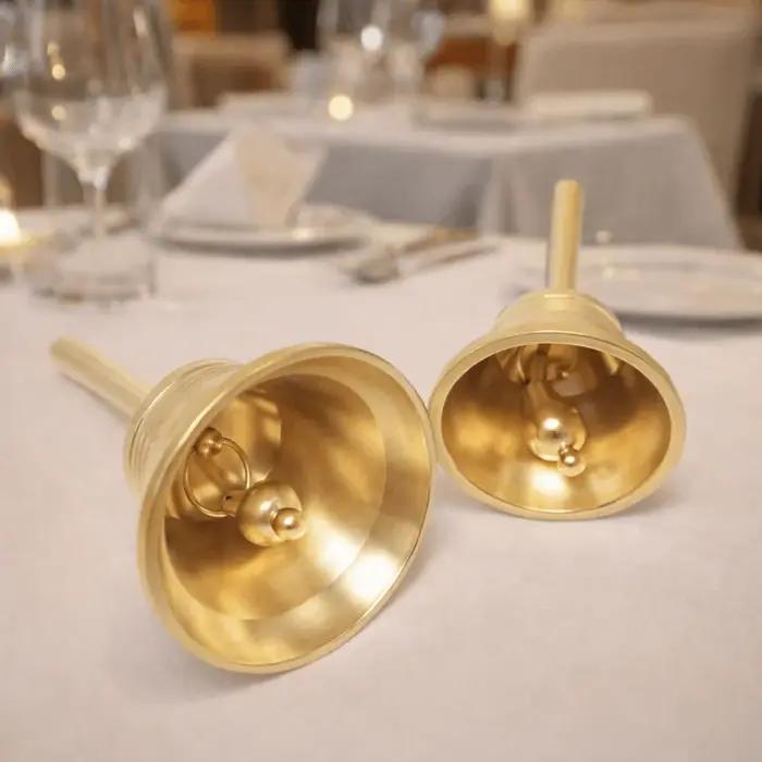 Cloche d'appel sonore en laiton massif avec sonnette à percussion, son clair et net, cloche de salle à manger, cloche à main vintage polie pour l'école