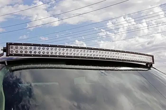 Supports de pare-brise supérieur de voiture tout-terrain, barre lumineuse LED incurvée de 50 pouces,