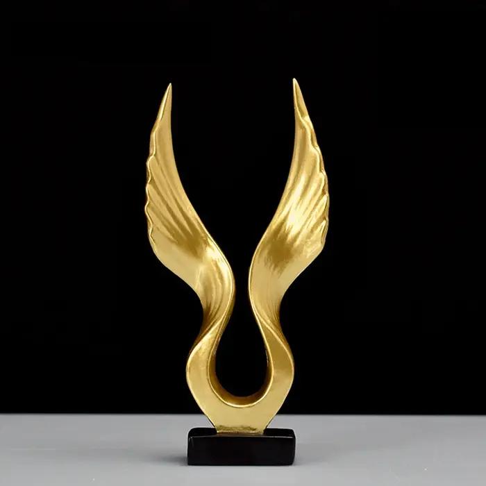 Statue européenne d'aigle en résine grise claire, aile d'ange jaune claire, pour décoration maison et bureau, idéale pour les occasions spéciales