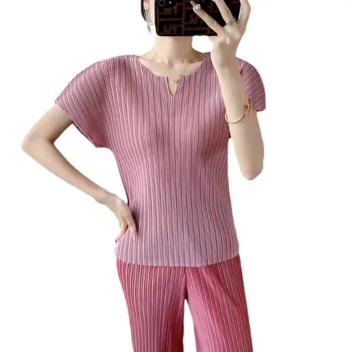 Miyake mode été plissé à manches courtes 2025 Miyake femmes rétro couleur unie vêtements décontracté mince tempérament plissé T-shirt