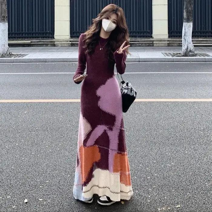 Vêtements pour femmes haut de gamme sens mode et mince motif de couleur contrastée doux cireux Mohair robe tricotée pull robe longue