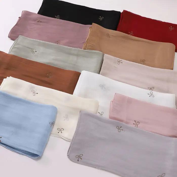 Foulard de luxe en Satin de soie, dégradé de couleur, brillant, lisse, froissé, châle, protection so