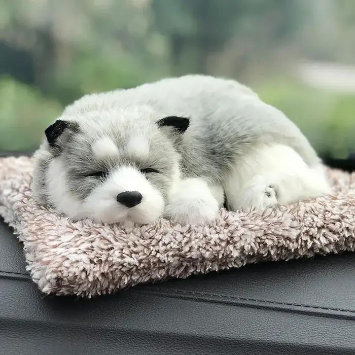 Ornement de chien mignon en peluche avec charbon de bambou pour voiture et maison ornemental décoratif auto-réfrigérant et désodorisant