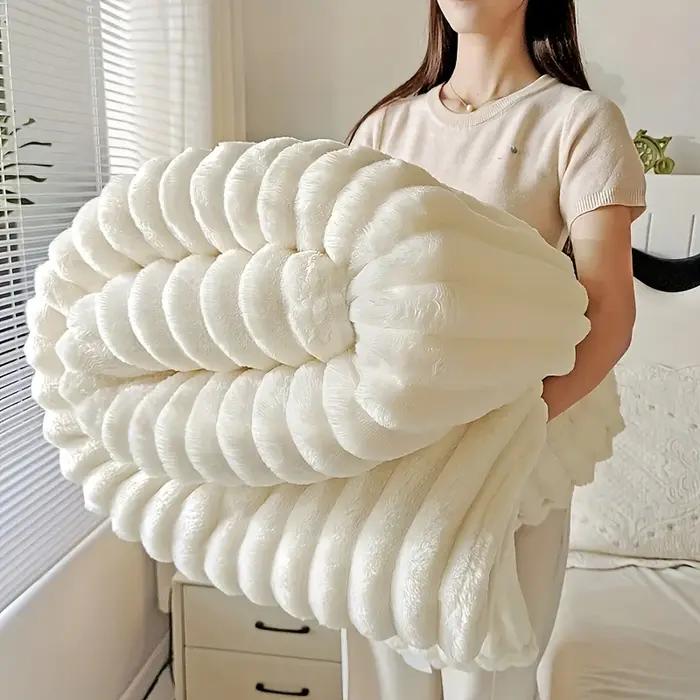Couverture en peluche douce à larges rayures unies pour canapé lit voyage et toutes saisons confortables pour maison hôtel ou avion