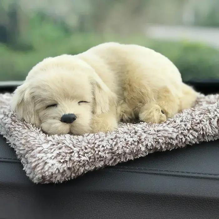 Ornement de chien mignon en peluche avec charbon de bambou pour voiture et maison ornemental décoratif auto-réfrigérant et désodorisant