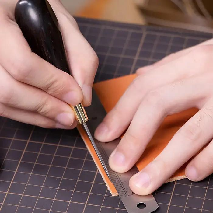 Jolie çon de couture en cuir de 2e génération
