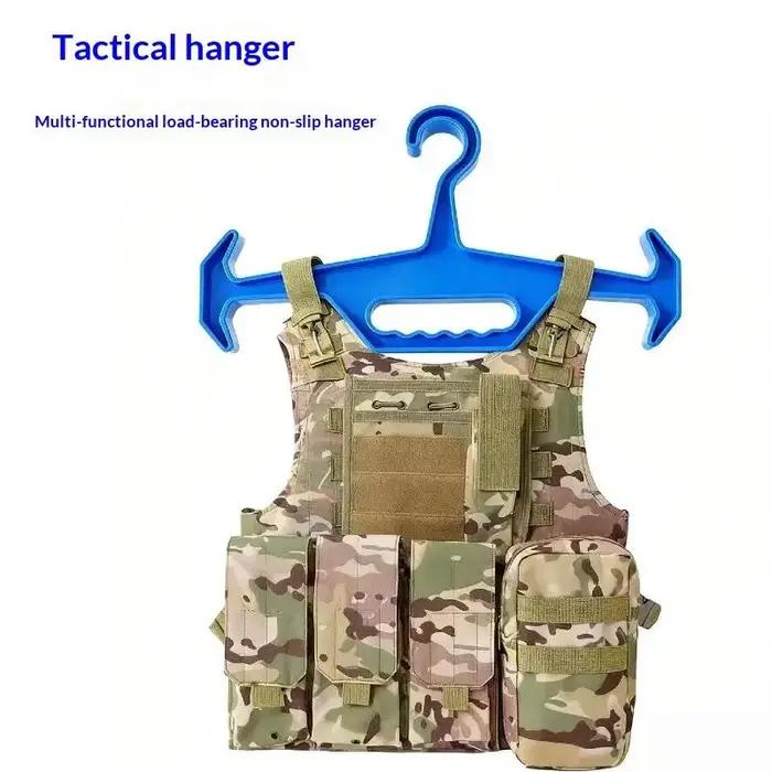 Porte-veste robuste pour chasseurs, plongeurs, paintball et airsoft avec support de présentation pour vestes tactiques et combinaisons de plongée