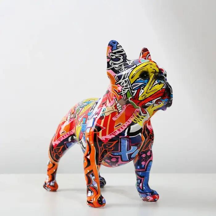 Statue de bouledogue français coloré et créatif