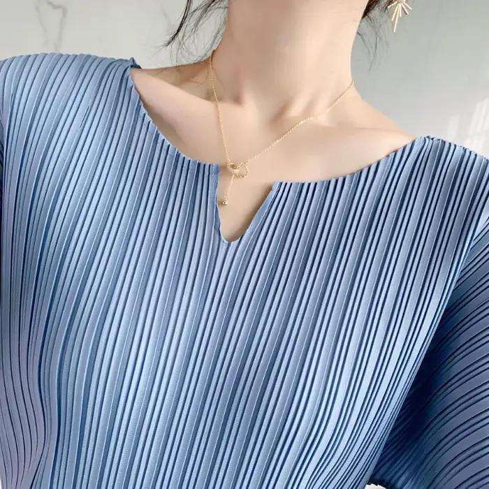 Miyake mode été plissé à manches courtes 2025 Miyake femmes rétro couleur unie vêtements décontracté mince tempérament plissé T-shirt