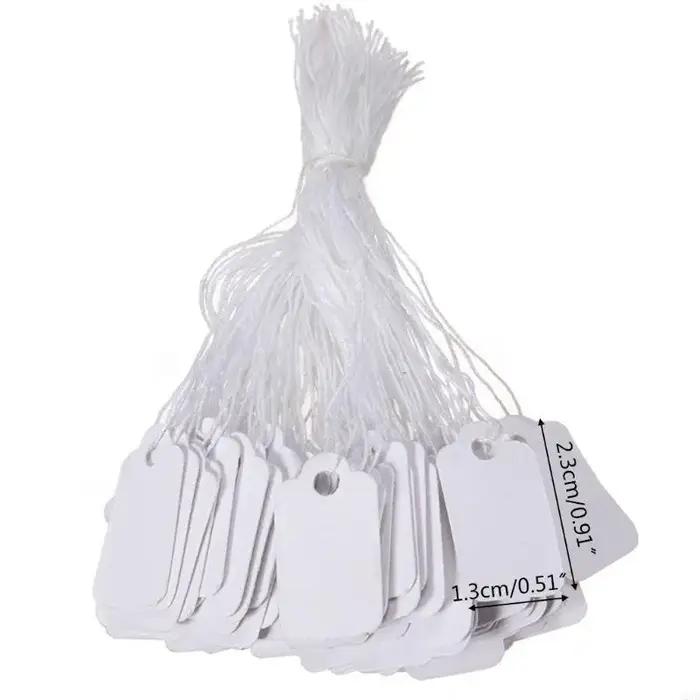 Étiquettes de prix en papier à cordons blancs pour bijoux, montres et accessoires de mode pour collection personnelle ou présentation de produits
