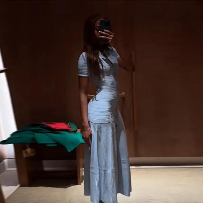 Robe Midi Chic et Élégante en Maille, Manches Courtes, Boutonnée, Côtelée, Coupe Moulante, Évasée, L