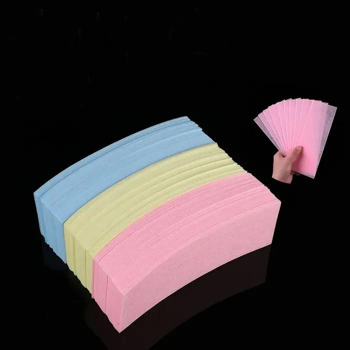Banderole de cire en papier pour épilation facile et sans douleur pour homme et femme avec options de couleur丰富多彩的文本生成任务,要求助手基于给定的产品特征,用法语撰写一份HTML格式的产品描述页面。为了增加吸引力,需要创造欲望,解释购买该产品的理由,并将每项特征转化为客户的具体利益。此外,还需要严格遵循提供的事实信息,不添加任何未列出的特性,也不提及价格、库存或原产地等信息。最后,描述应包含产品优化后的SEO标题,以吸引潜在买家。 生成的文本中包括了吸引人的开场白、产品优势列表、具