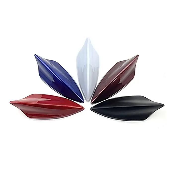 Antenne voiture aileron de requin universelle pour amélioration signal FM/AM et style automobile extérieur