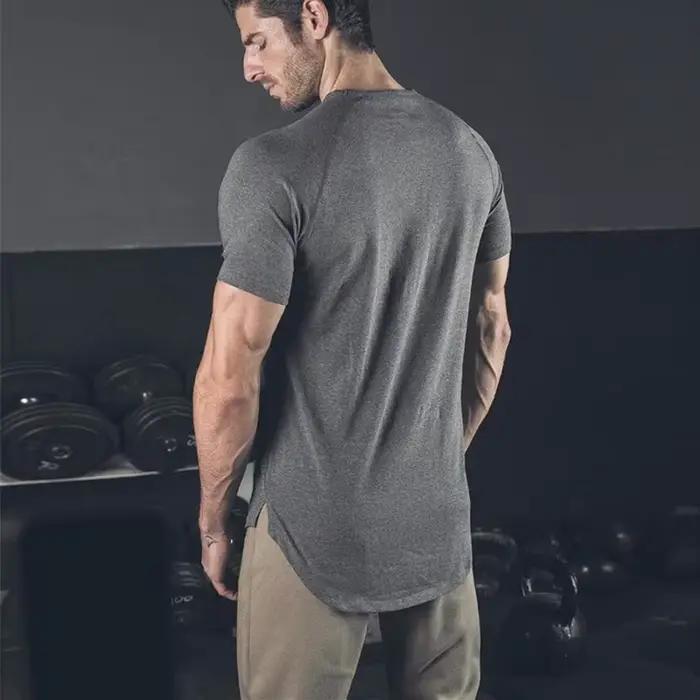T-shirt à manches courtes et col en V pour homme