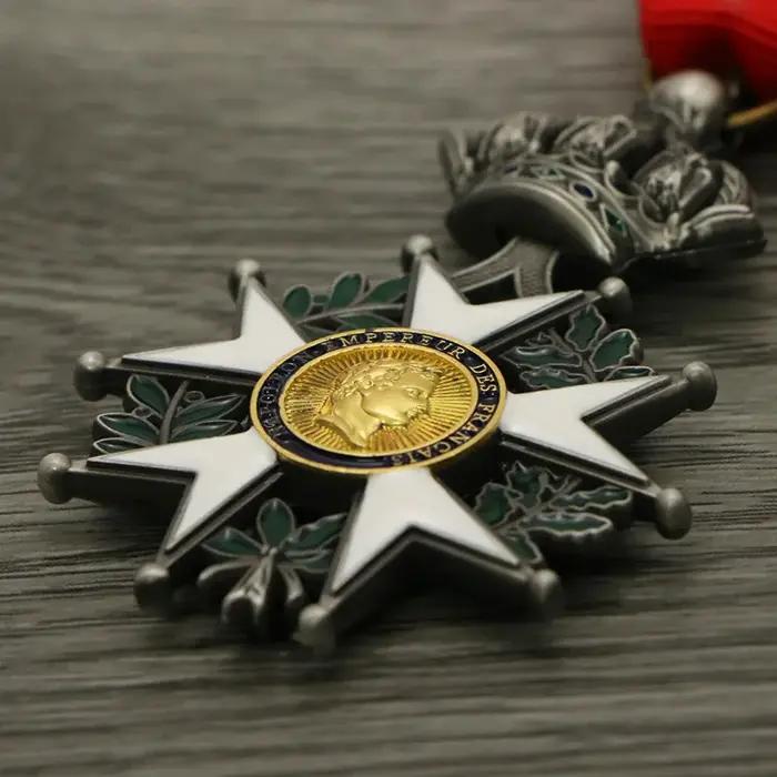 Médaille de reproduction d'insigne d'honneur des chevaliers seniors de l'empereur français Napoléon