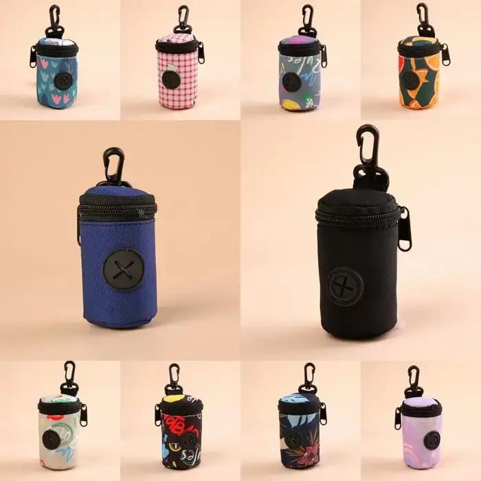 Distributeur de sacs à excréments de chien suspendu